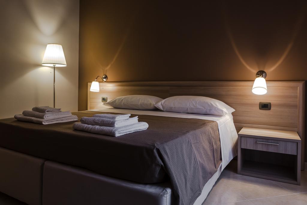 B&B Salento ซาน เชซาริโอ ดิ เลชเช ภายนอก รูปภาพ
