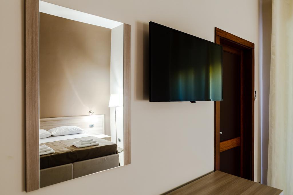 B&B Salento ซาน เชซาริโอ ดิ เลชเช ภายนอก รูปภาพ