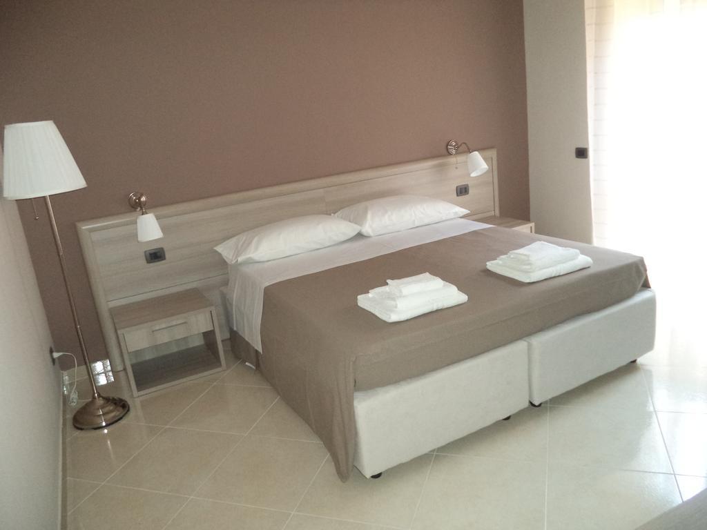 B&B Salento ซาน เชซาริโอ ดิ เลชเช ห้อง รูปภาพ