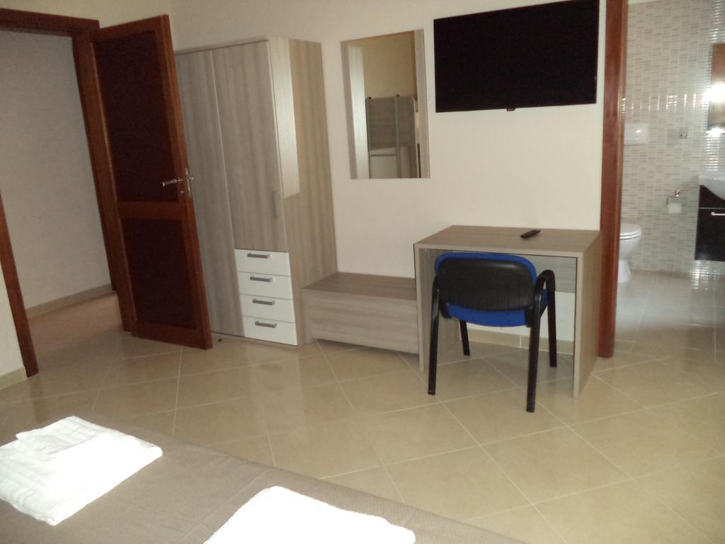B&B Salento ซาน เชซาริโอ ดิ เลชเช ห้อง รูปภาพ